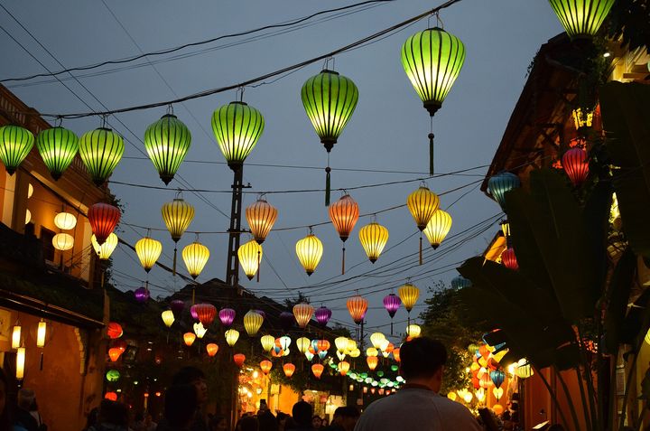 ホイアン ランタン祭り（旧暦14日の満月）