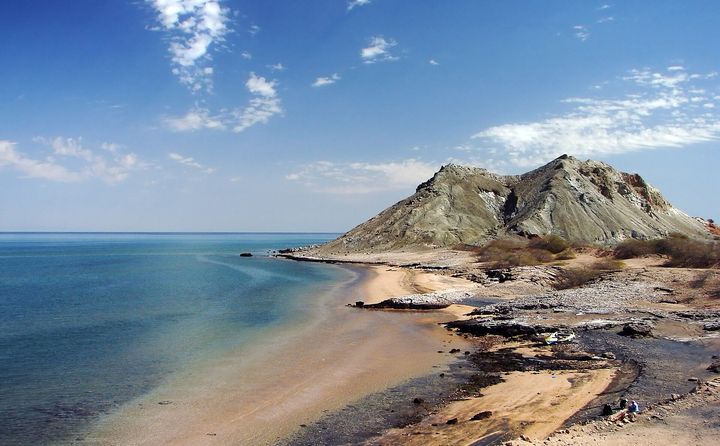 ホルムズ島（レインボー島）